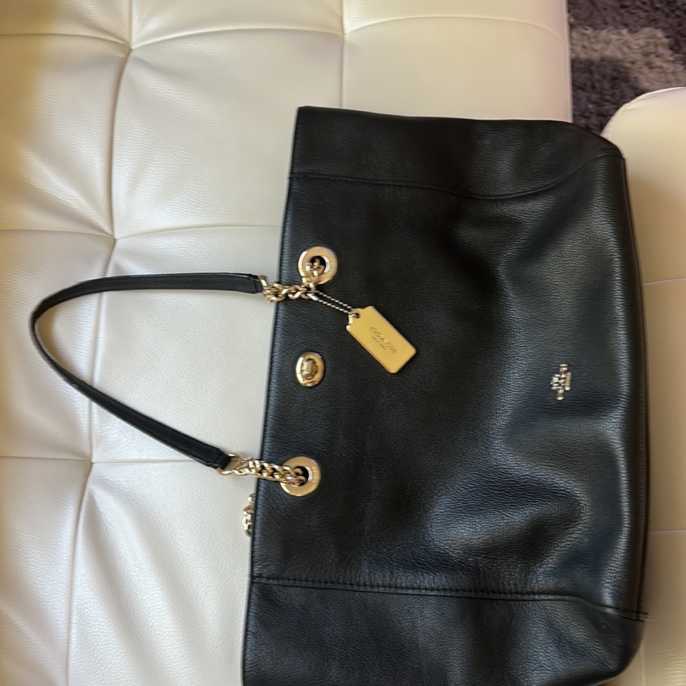 COACH real leather ladies handbag 👜 - Picture 7 of 8